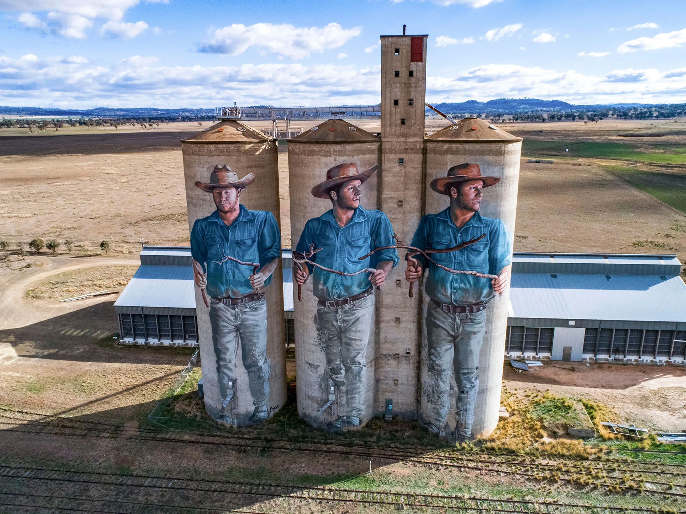 Reflections Holidays Lake Keepit holiday and caravan park silo art Painted by Australian artist Fintan Magee.167151-56 Destination NSW