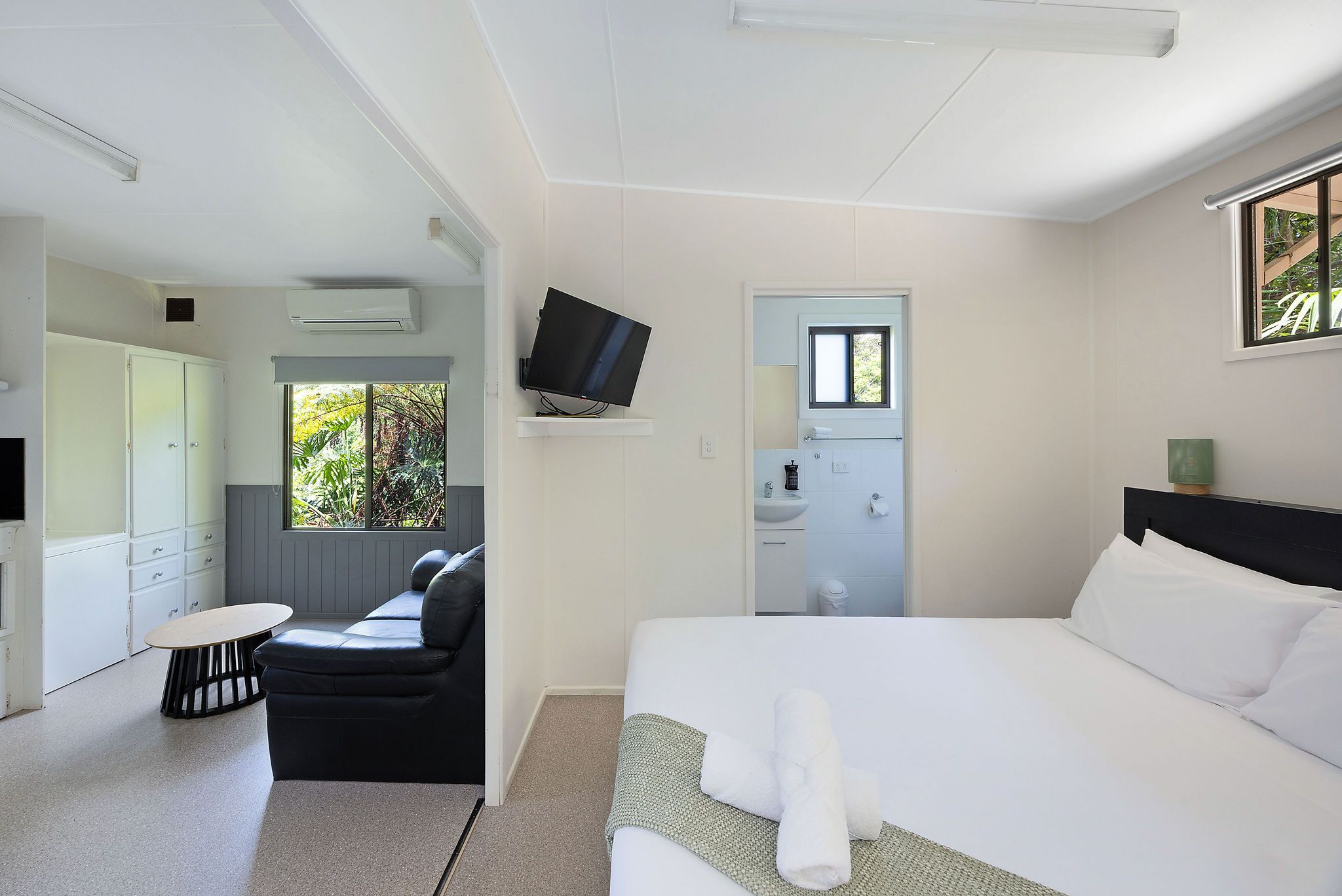 Nambucca Heads -Economy Cabin sleeps 2 - bedroom
