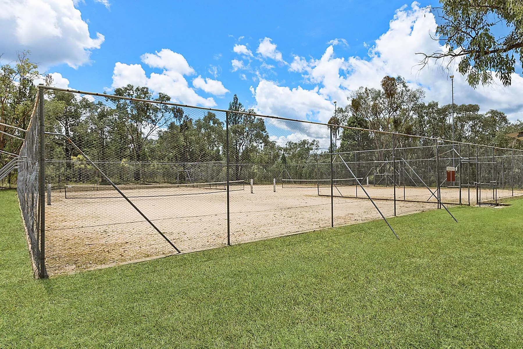 Copeton Waters tennis courts