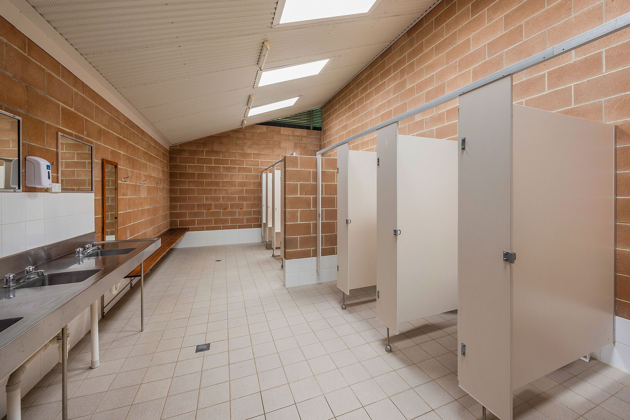 Burrinjuck amenities