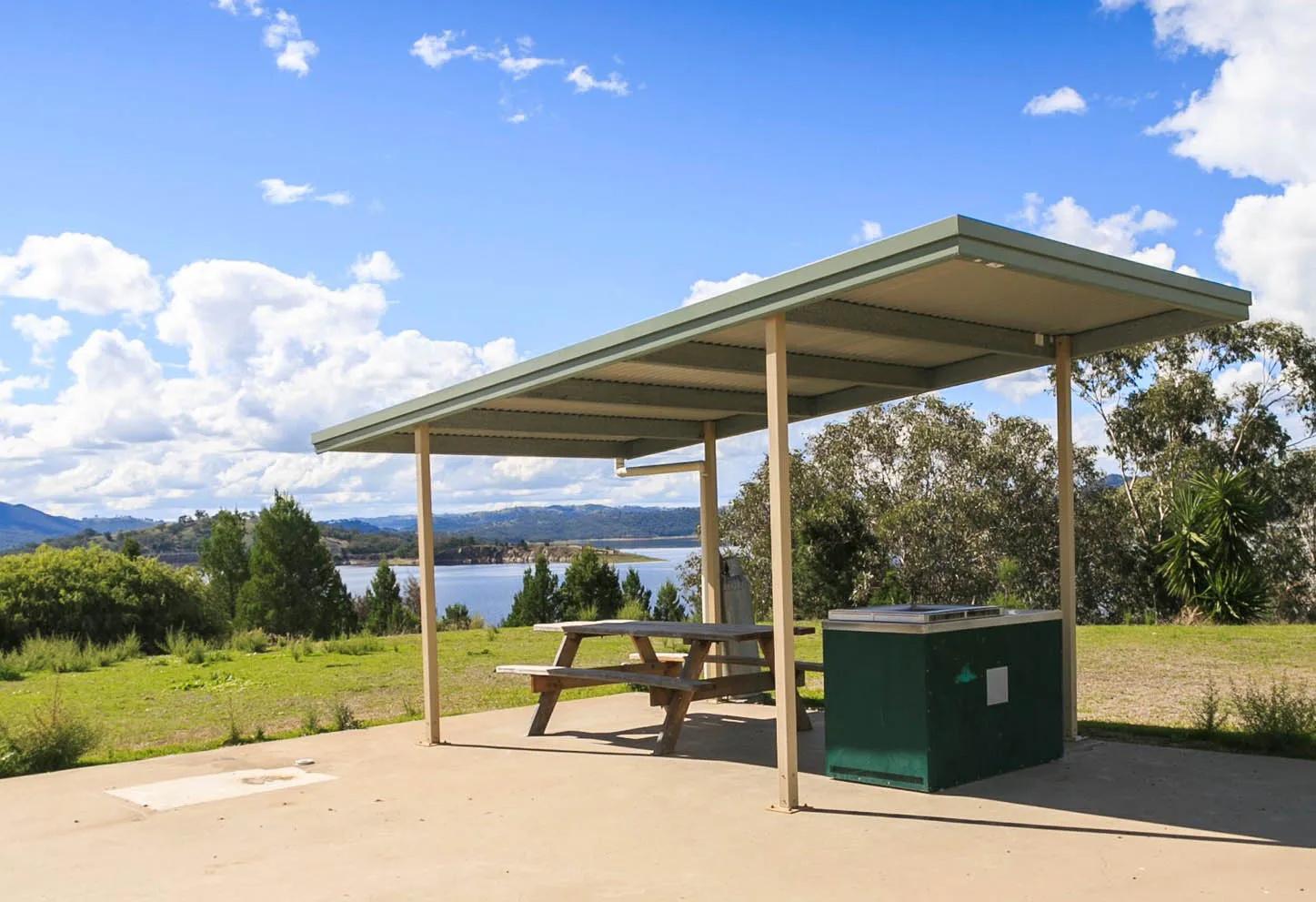 Lake Burrendong - Seating & BQQ