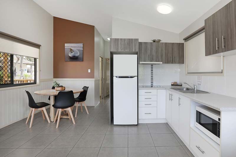 Urunga - Deluxe Cabin - Sleeps 5 - Dog Friendly - 