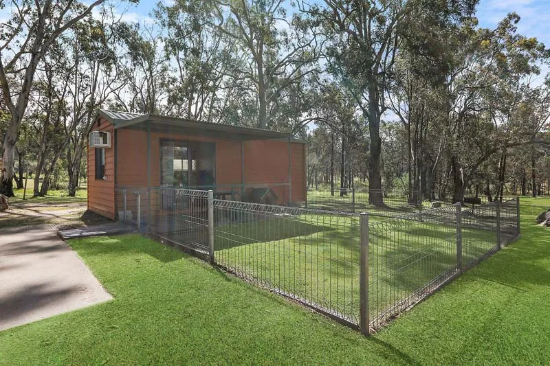 Copeton Waters - Standard Cabin - Sleeps 4 - Dog F