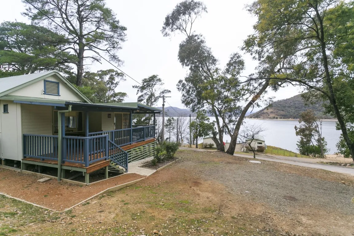 Burrinjuck Waters Standard Cabin Sleeps 8 - exteri