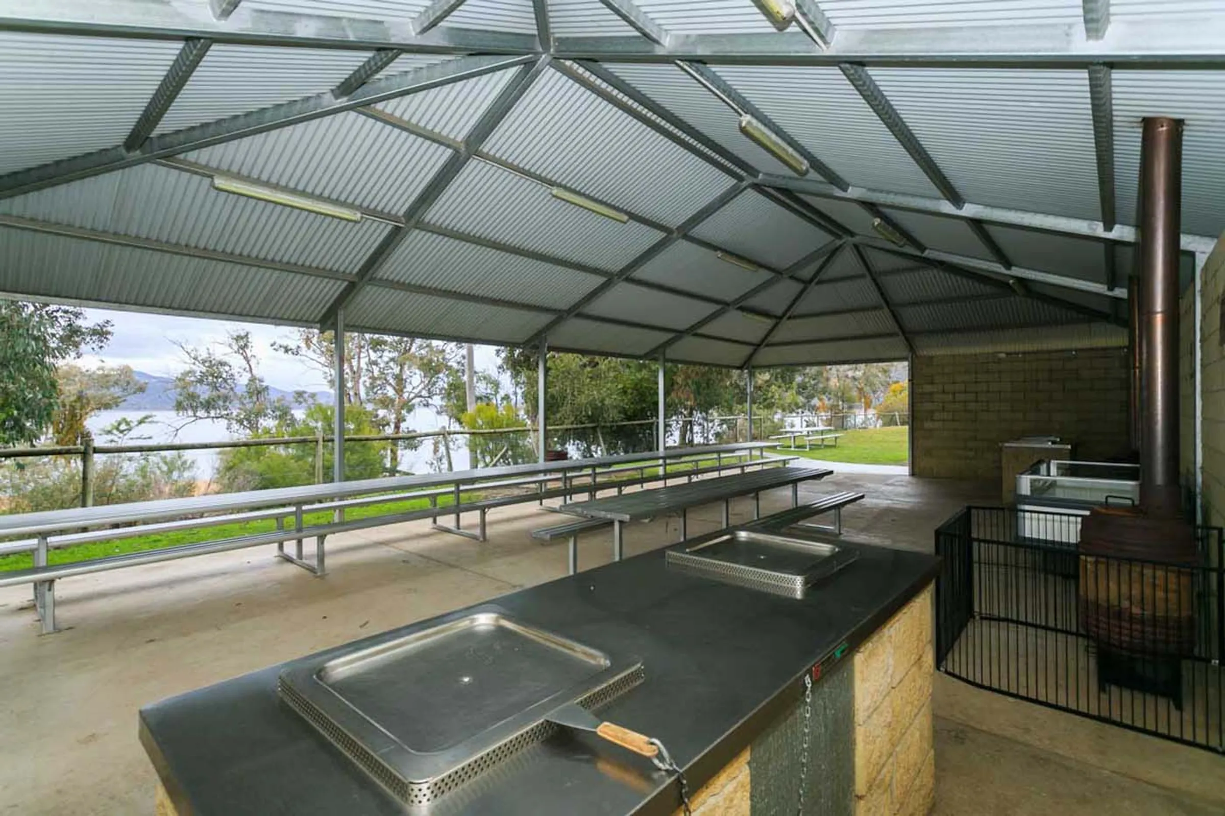 Burrinjuck Waters camp kitchen