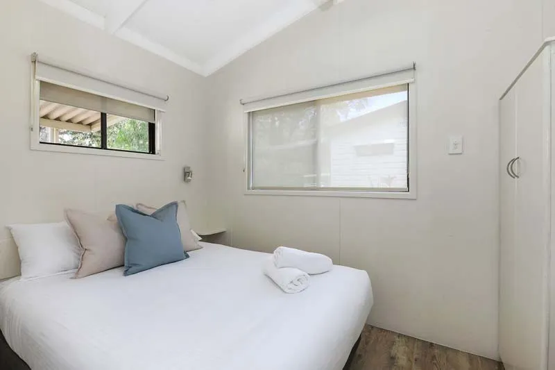 Moonee Beach - Economy Cabin - Sleeps 6 - Dog Frie