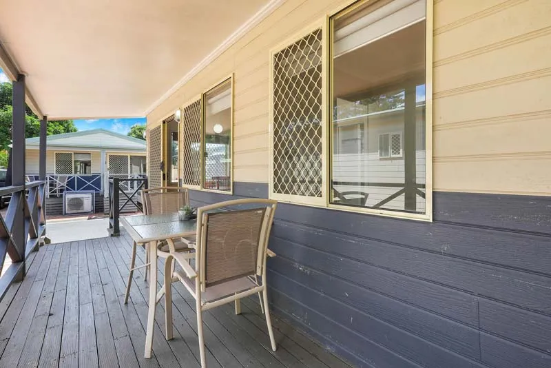 Tuncurry - Deluxe Cabin - Sleeps 5 - Verandah