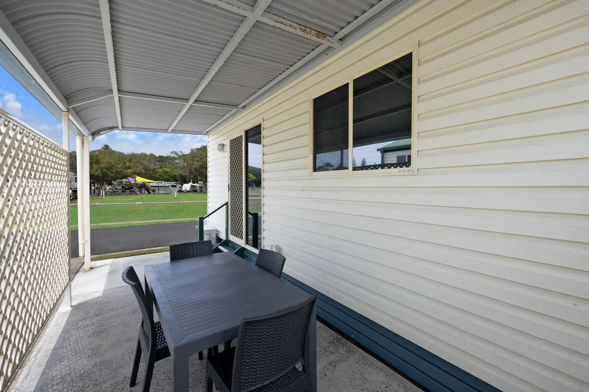 Evans Head - Economy Cabin - Sleeps 4 - Verandah