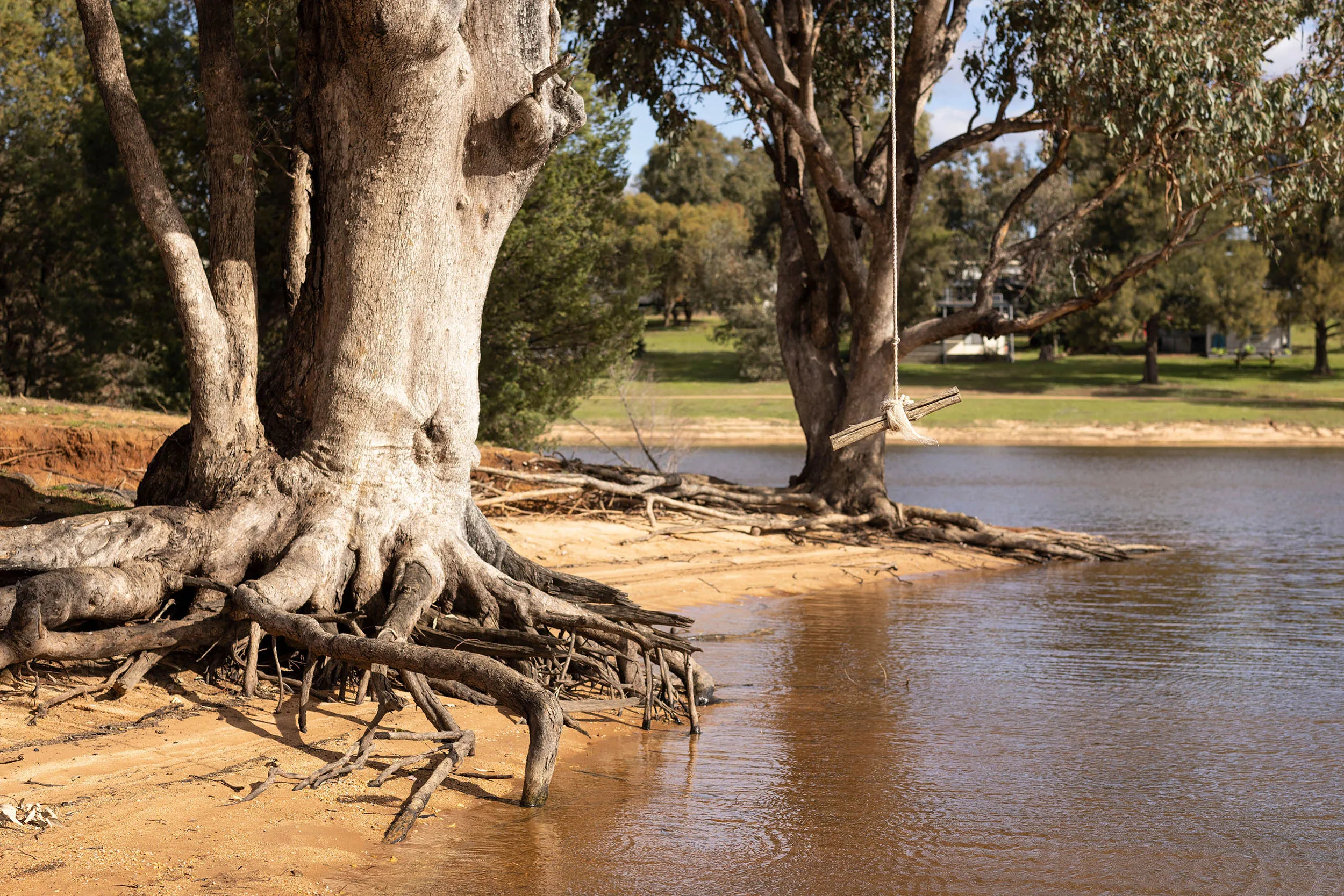 Campsites near water - Grabine lakeside