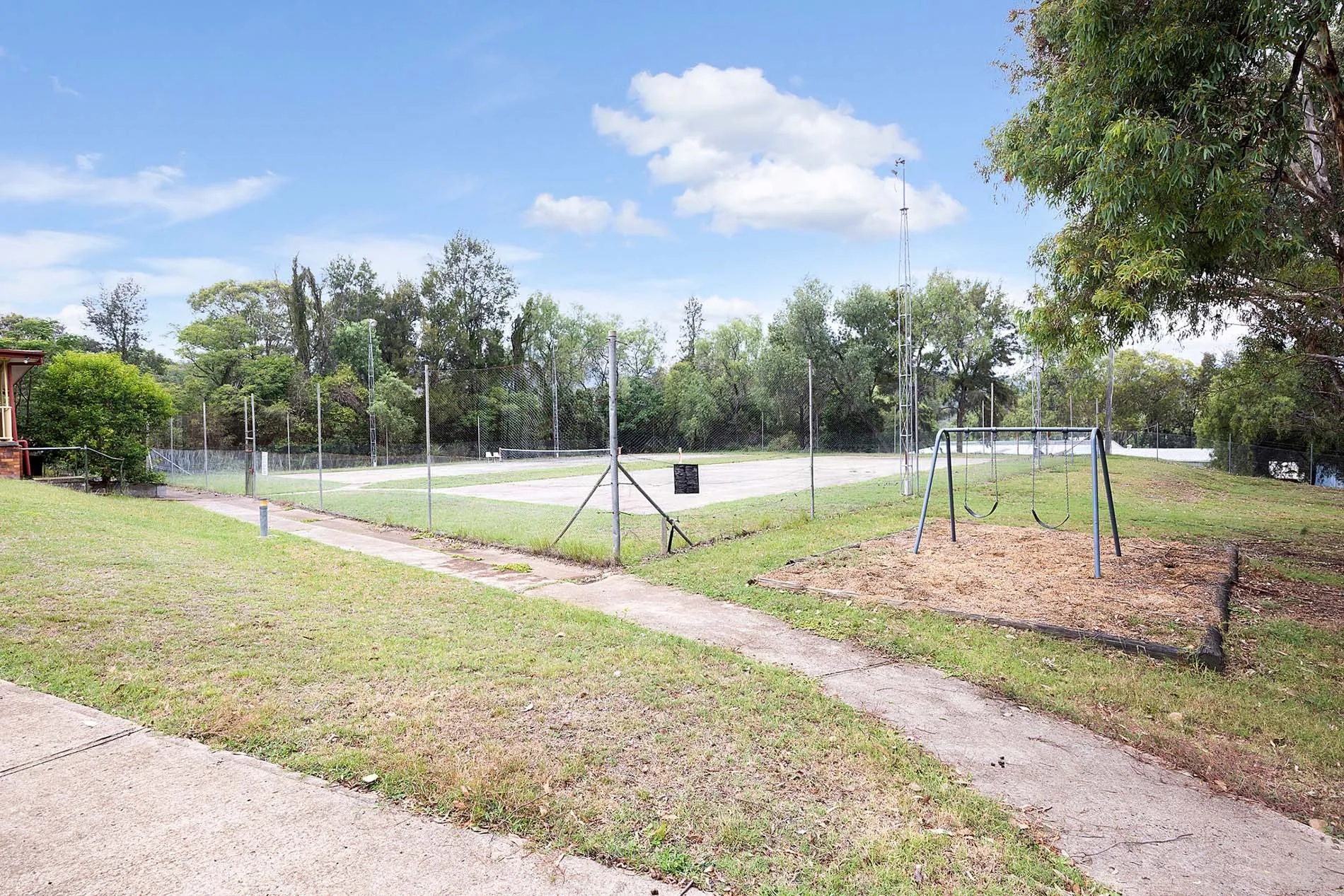 Lake Glenbawn - Tennis Court