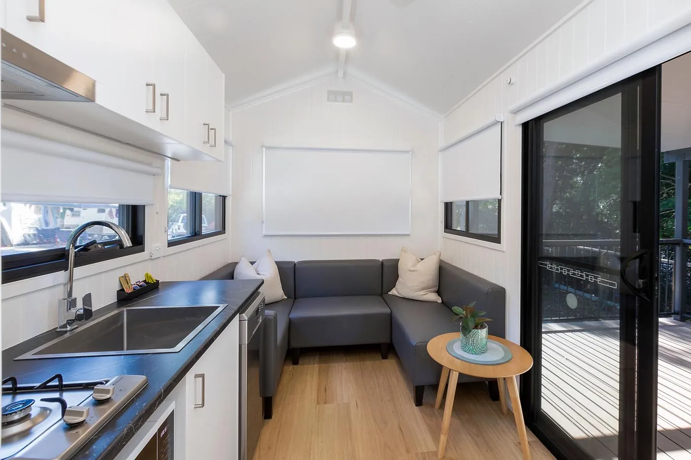 Byron Bay Tiny Home Sleeps 2 - kitchen