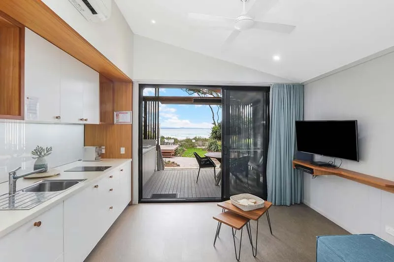 Byron Bay Premium Villa - sleeps 2 - kitchen