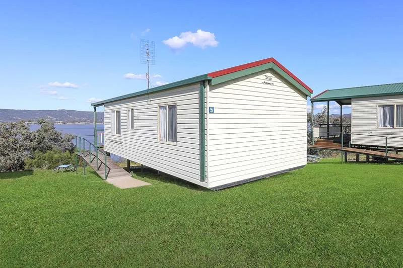 Lake Burrendong - Deluxe Cabin - Sleeps 5 - Side E