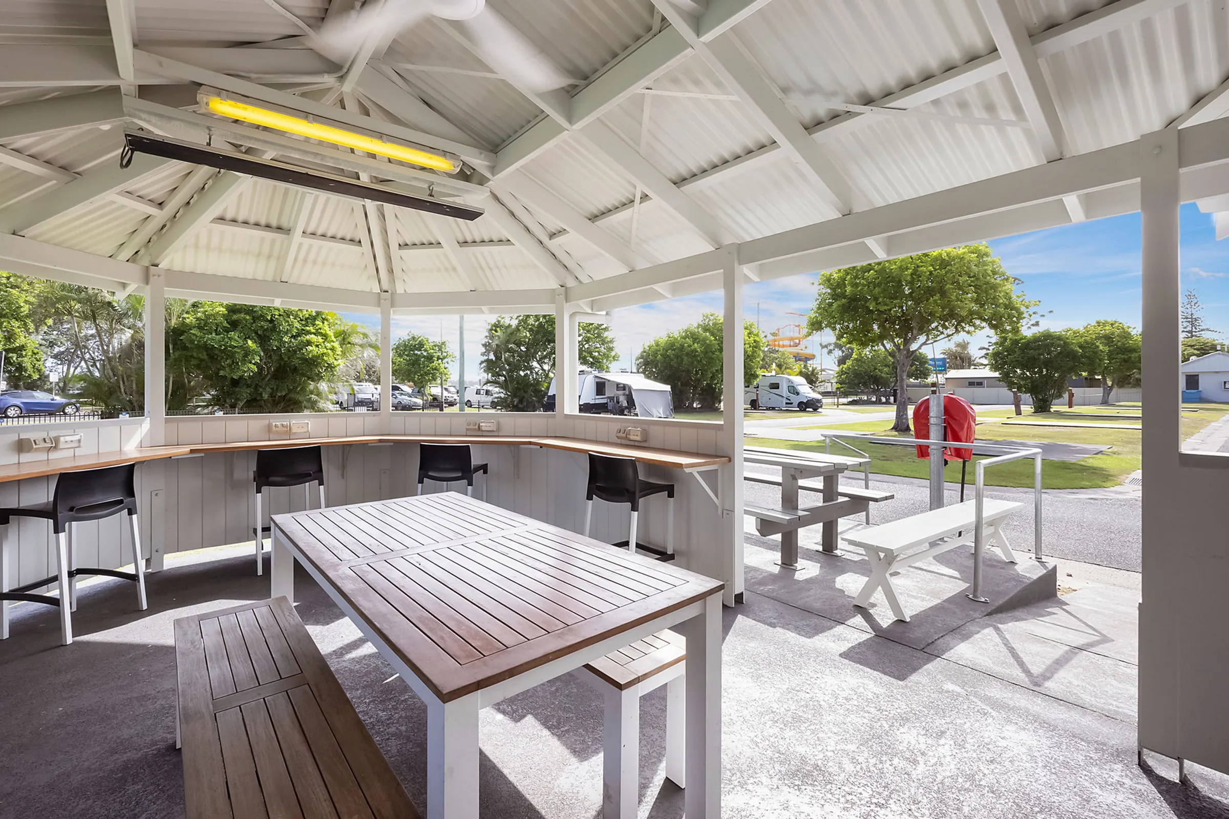 Reflections Ballina - camp kitchen - seating