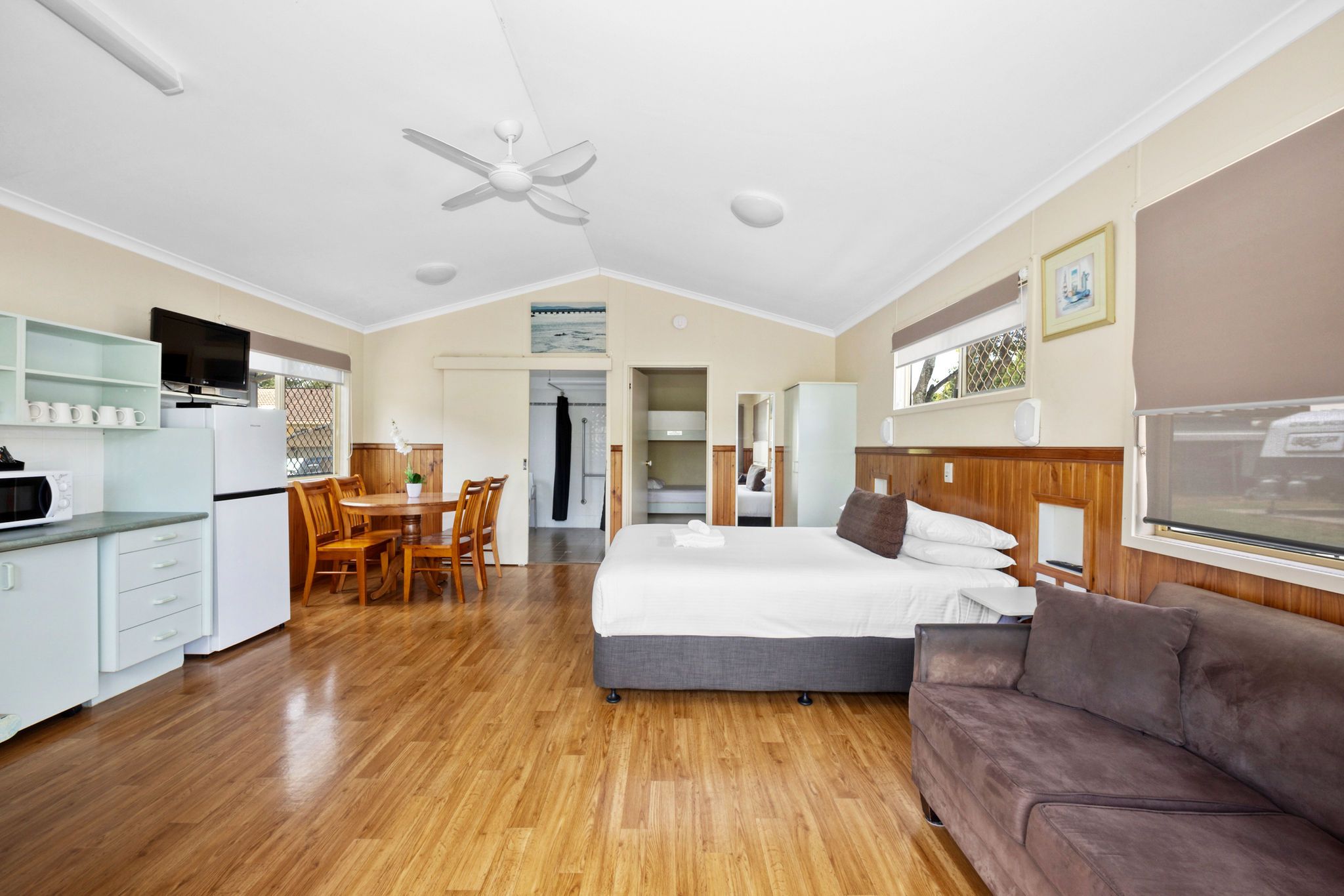 Tuncurry - Deluxe Cabin Accessible - Sleeps 4 - Do
