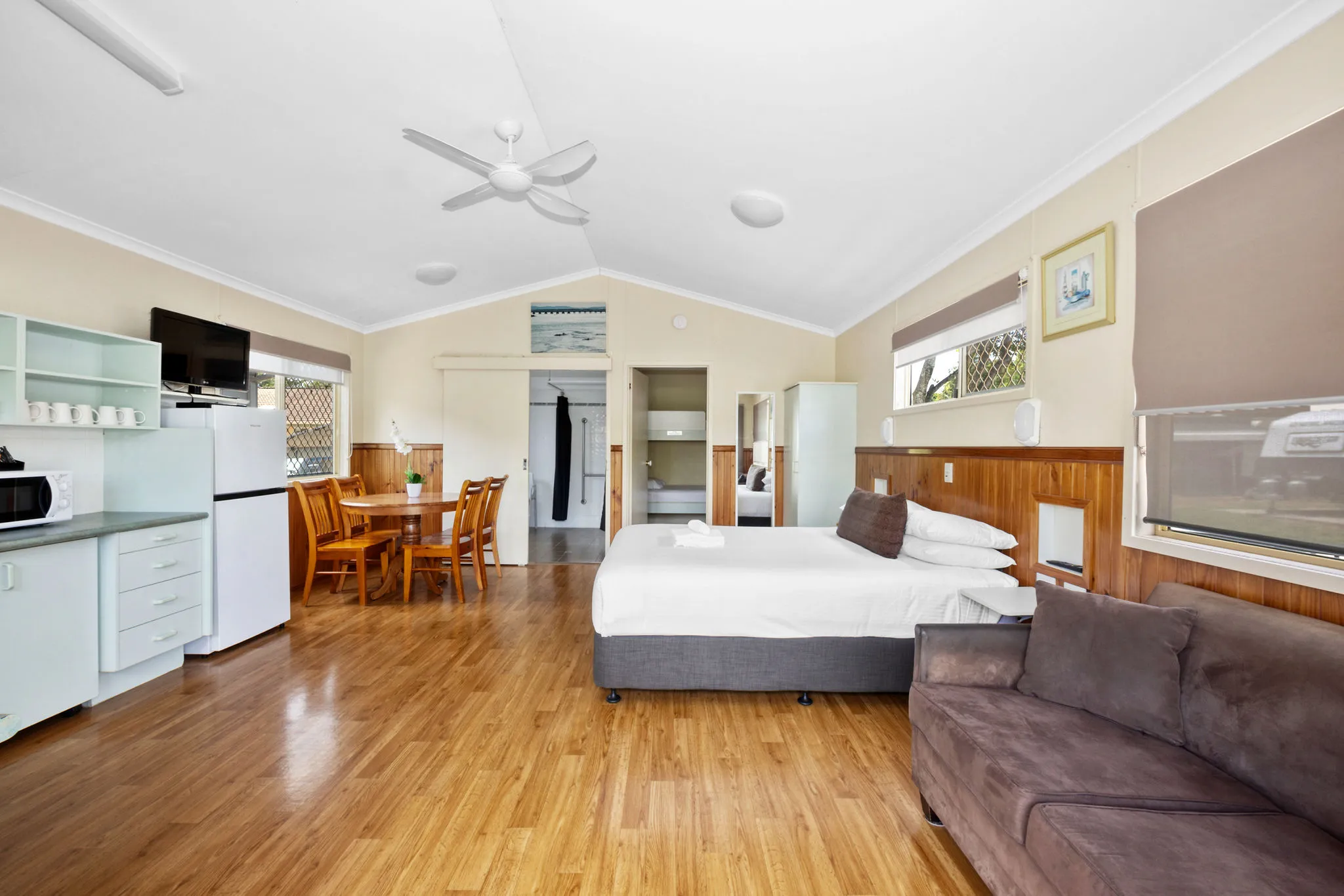 Tuncurry - Deluxe Cabin Accessible - Sleeps 4 - Do