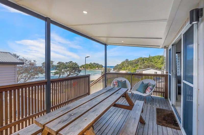 Seal Rocks - Deluxe Cabin - Sleeps 6 - Verandah