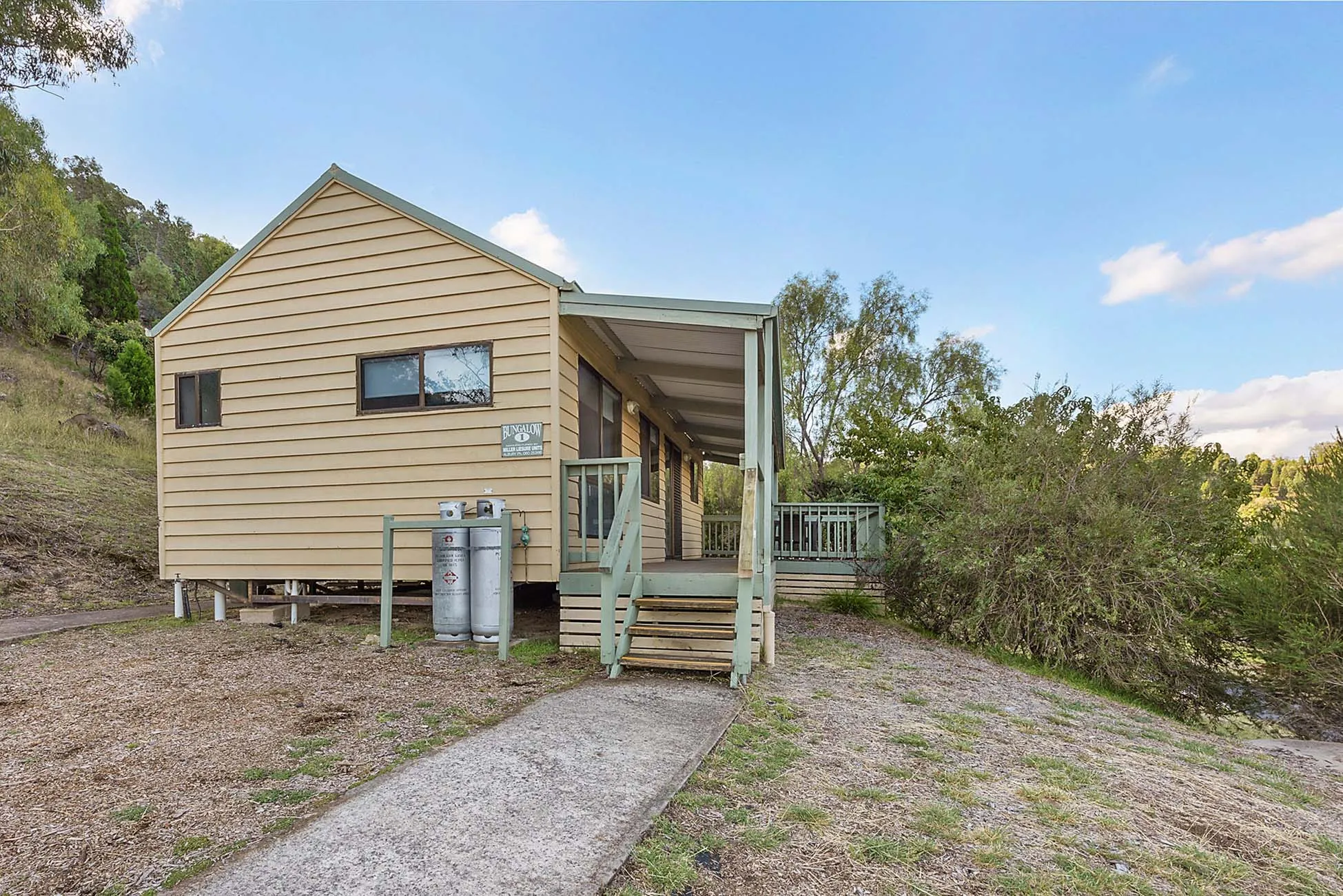 Wyangala Waters - Standard Cabin - Sleeps 6 - Bung