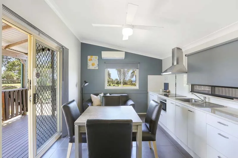 Nambucca Heads - Standard Cabin - Sleeps 4 - Dinng