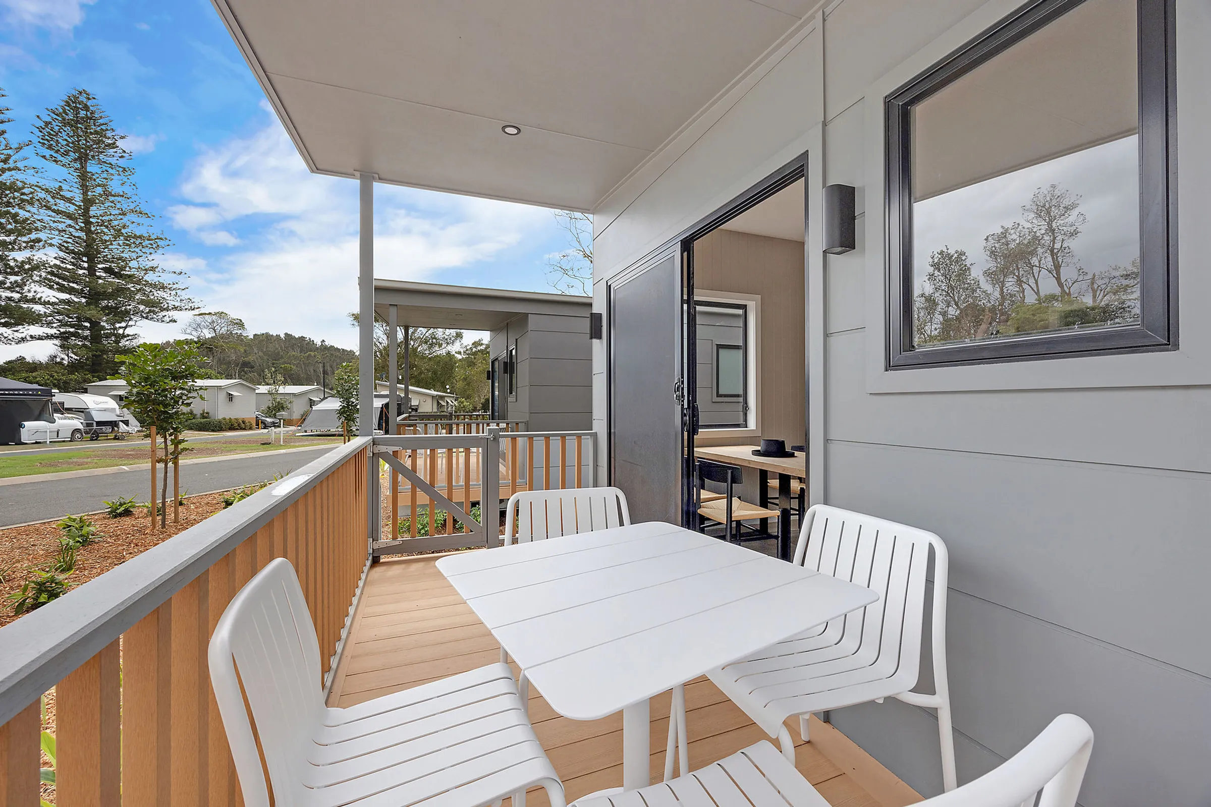 Scotts Head - veranda std cabin - 4