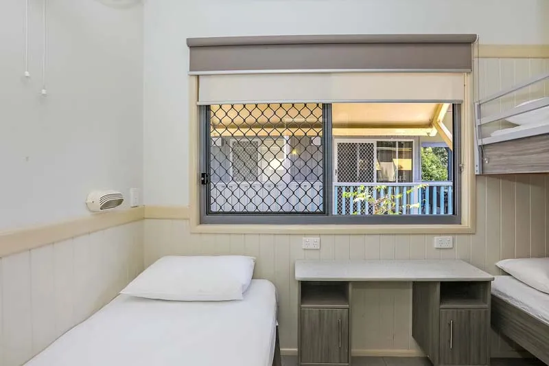 Urunga - Deluxe Cabin - Sleeps 5 - Dog Friendly - 