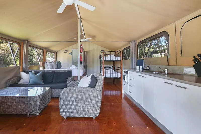 Mylestom - Deluxe Beach Tent - Sleeps 4 - Living