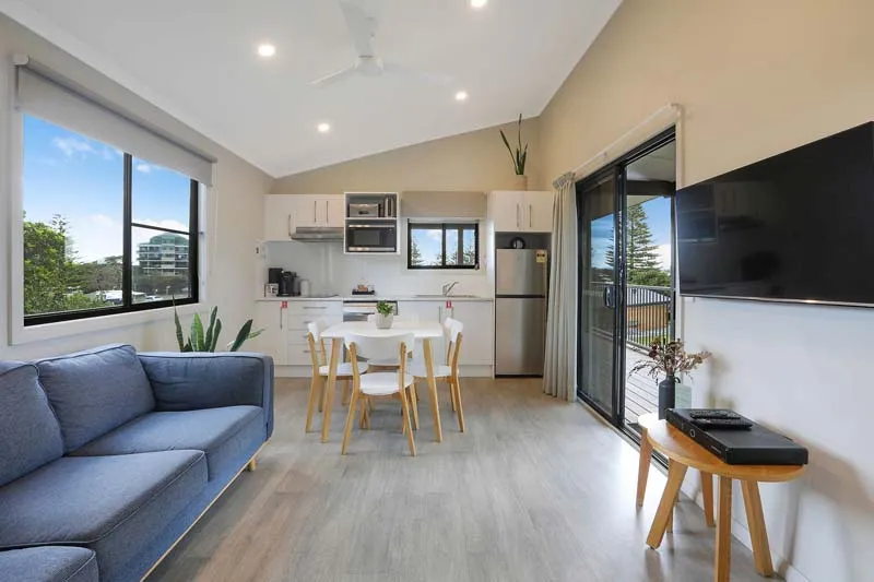 Forster Beach - Deluxe Cabin - Sleeps 5 - Living