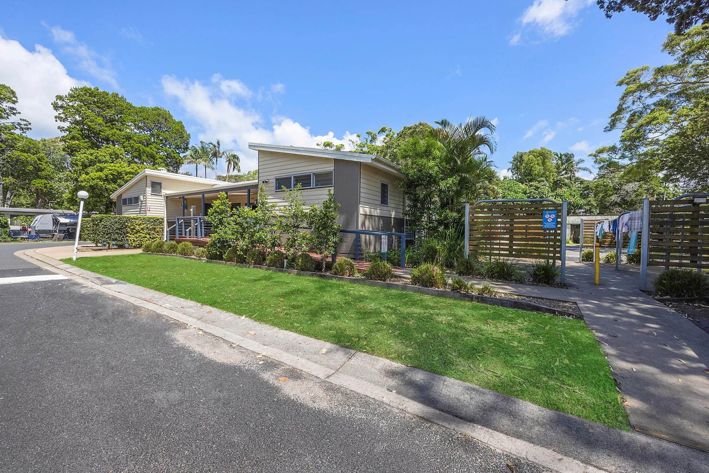 Brunswick Heads caravan park amenity building