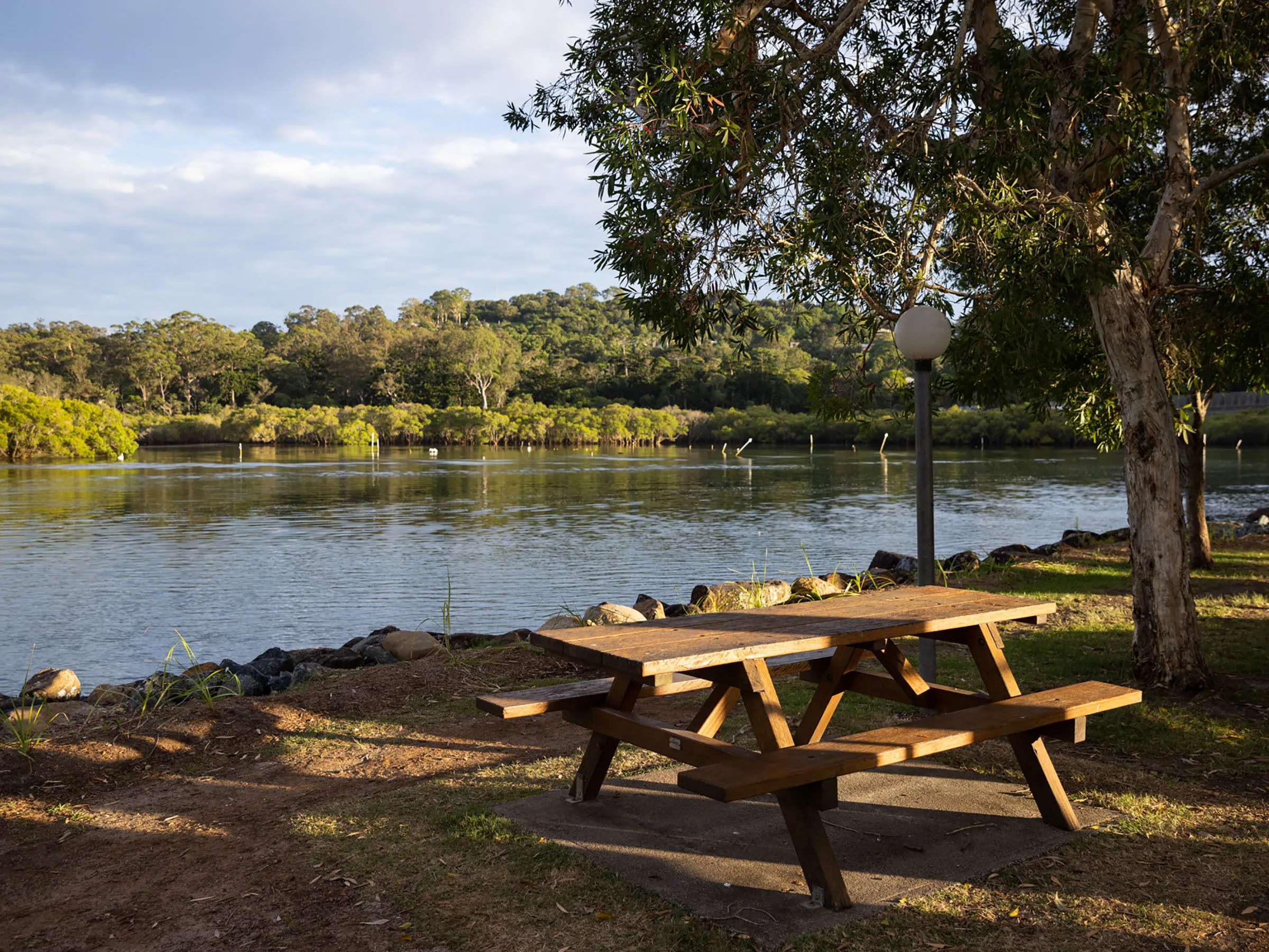 Reflections Holidays Ferry Reserve holiday & caravan park picknick table overlooking Brunswick River