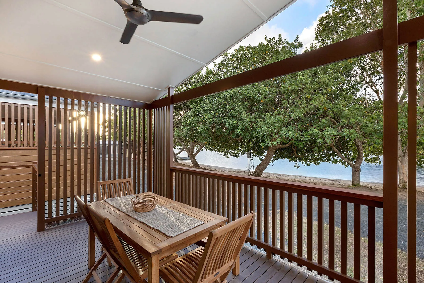 Massy Geene - Premium Cabin - Sleeps 6 - Verandah 