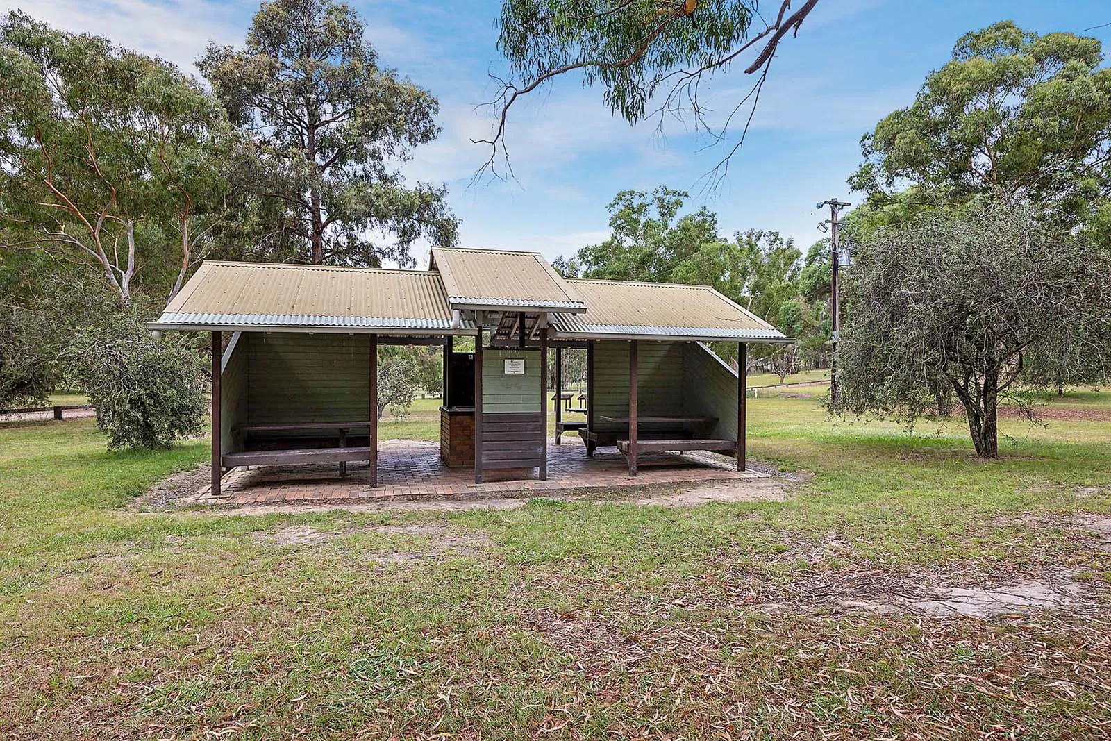 Wee Jasper - Fitzpatrick Trackhead Reserve - Seati