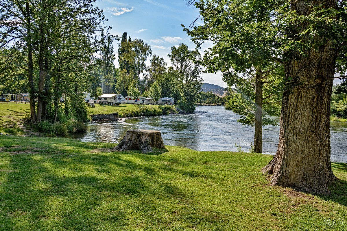 Camping at Reflections Tumut River