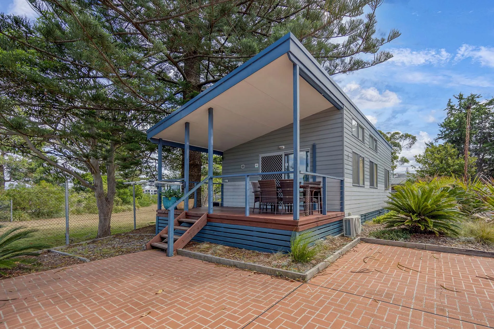 Tuncurry - Superior Villa - Sleeps 4 - Dog Friendl