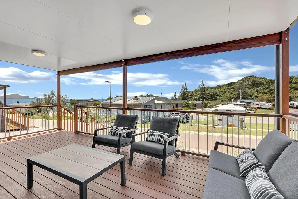 Seal Rocks - Superior Cabin - Sleeps 2 - Verandah