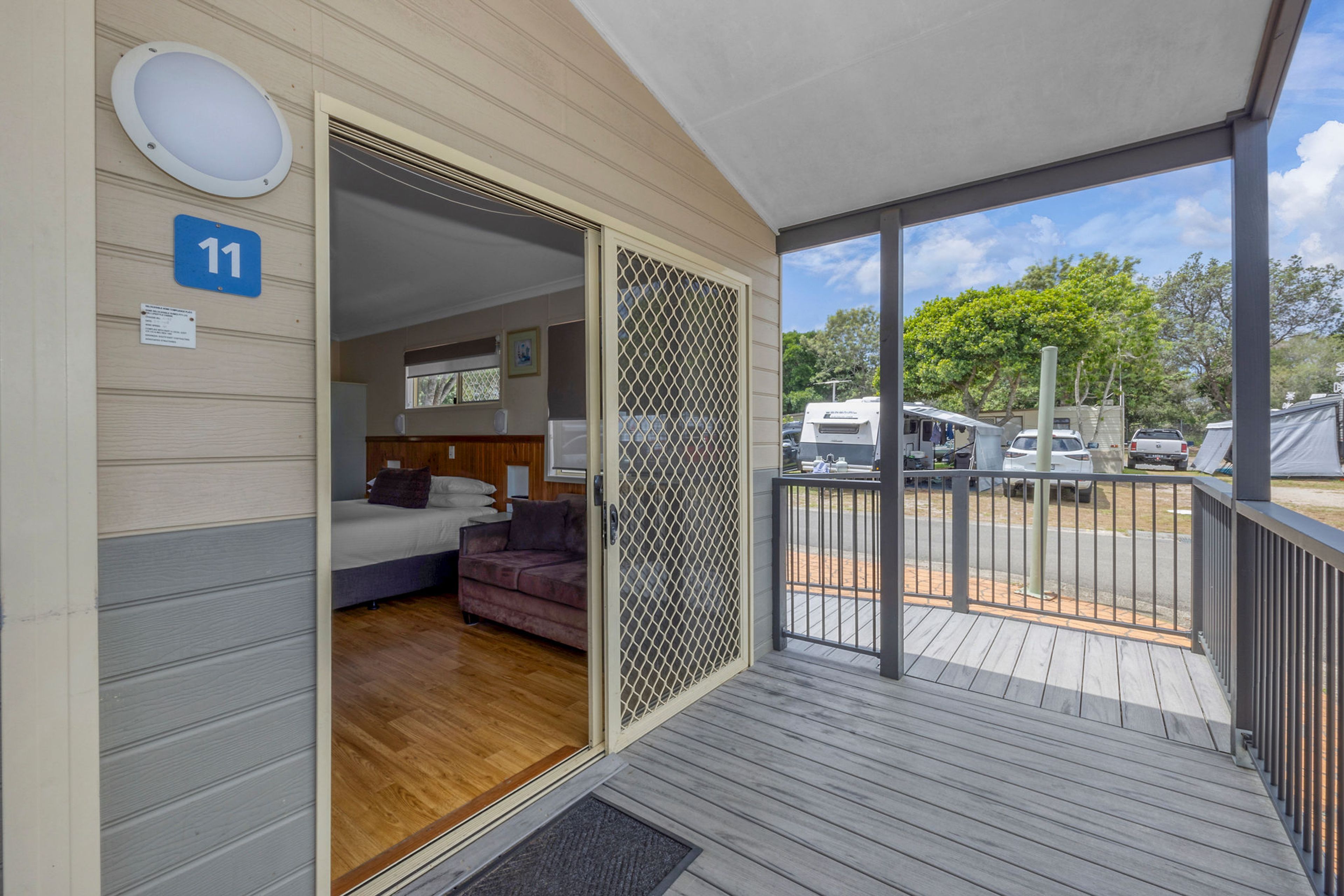 Tuncurry - Deluxe Cabin Accessible - Sleeps 4 - Do