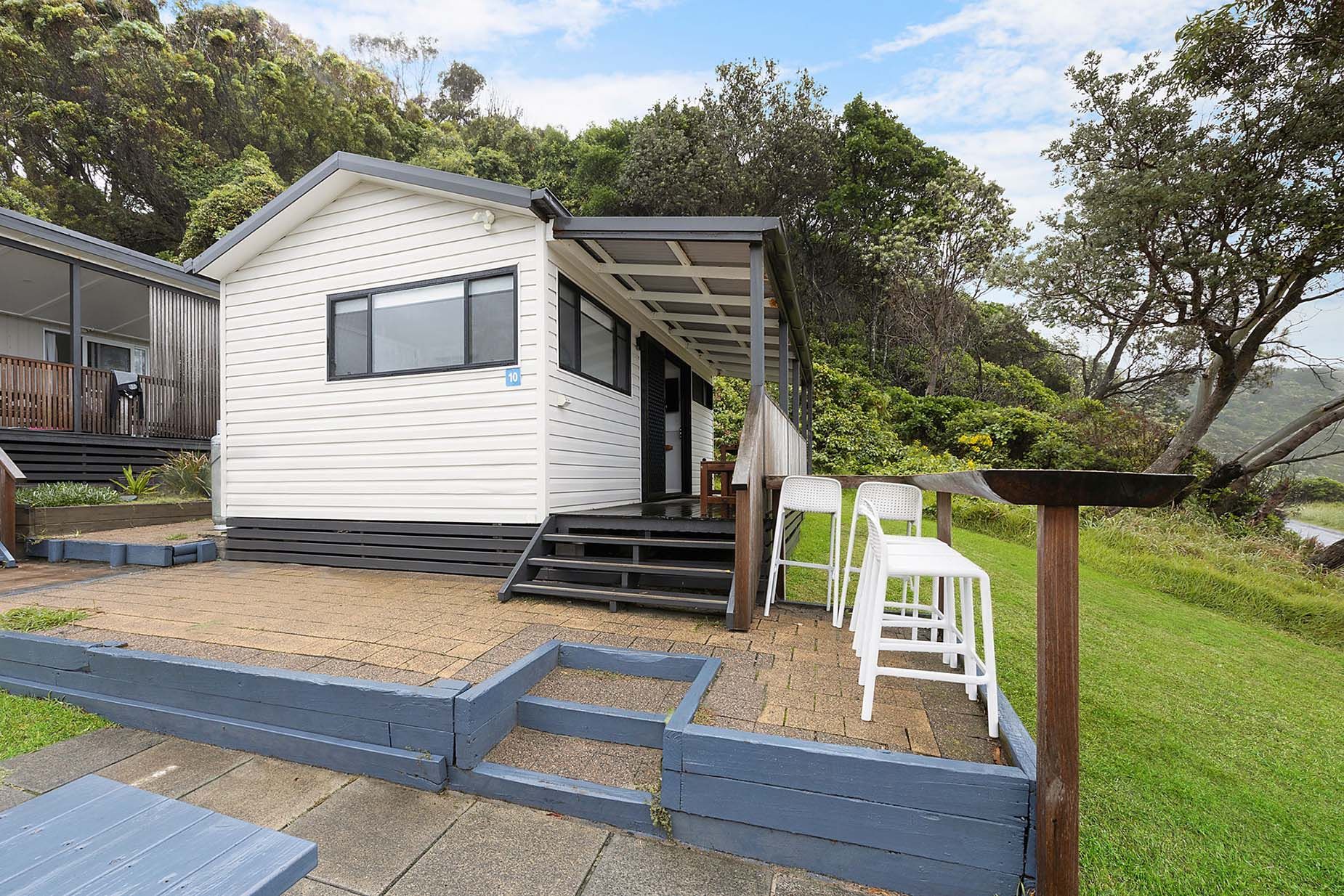 Seal Rocks Deluxe Cabin Sleeps 4 - exterior