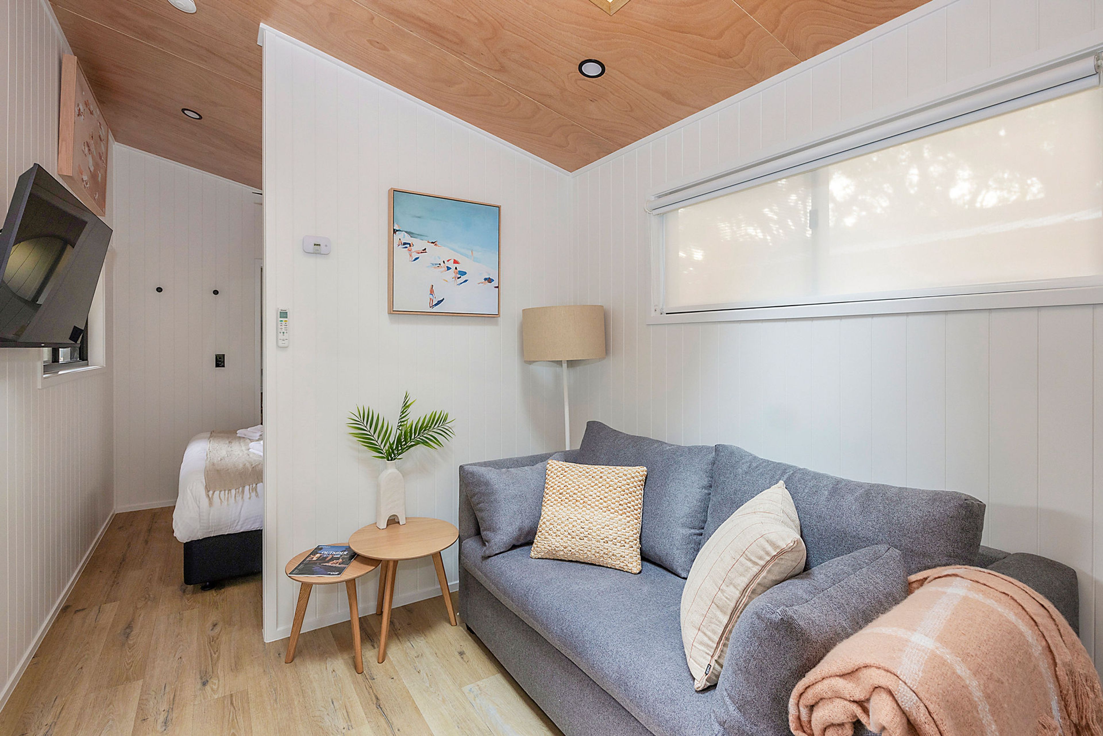 North Haven - Premium Tiny Home - Sleeps 2 - loung