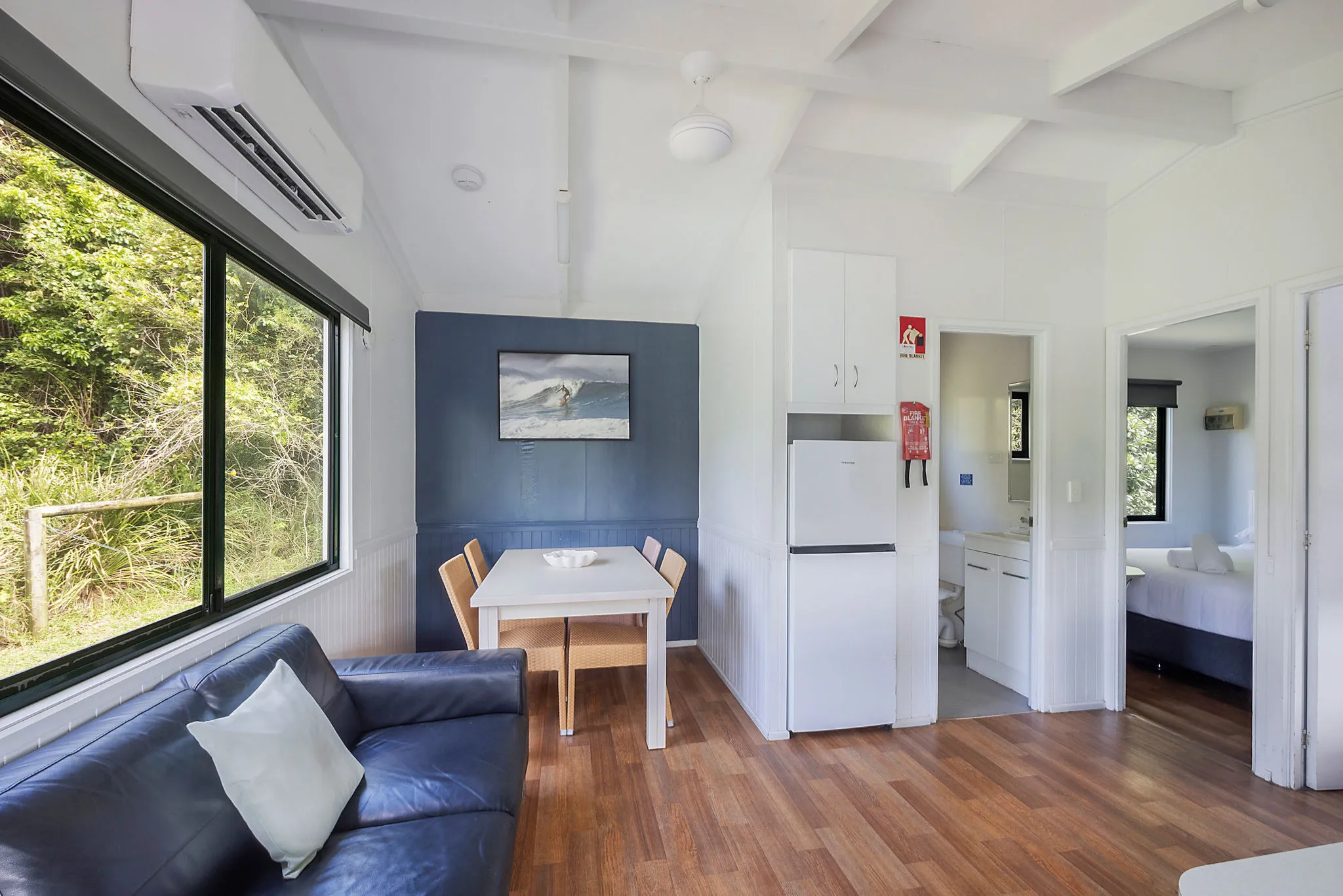 Seal Rocks Standard Cabin Sleeps 6 - open plan liv