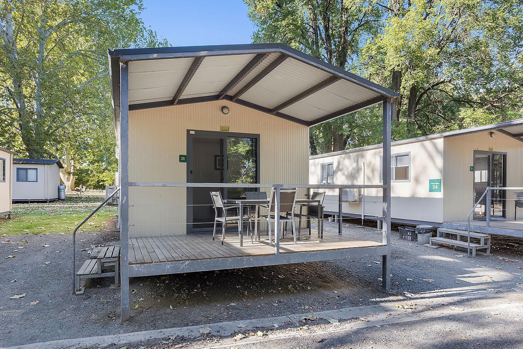 Tumut Standard Cabin - Sleeps 5 - Riverbreeze - exterior