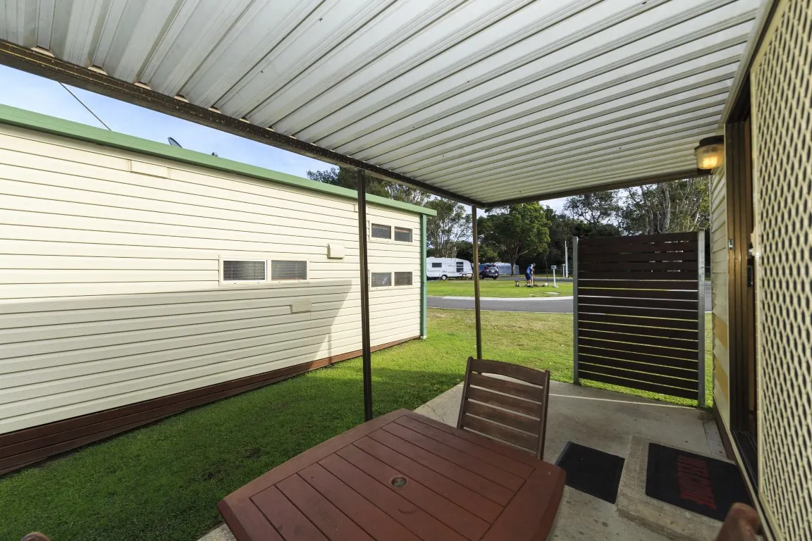 Scotts Head - Economy Cabin - Sleeps 5 - Verandah