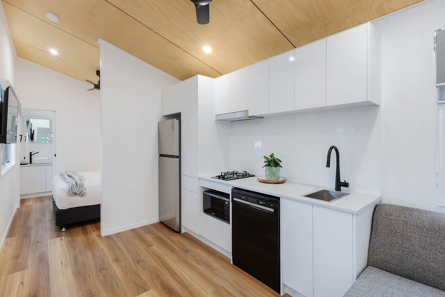 Evans Head - Premium Tiny Home - Sleeps 2 - Dog Fr