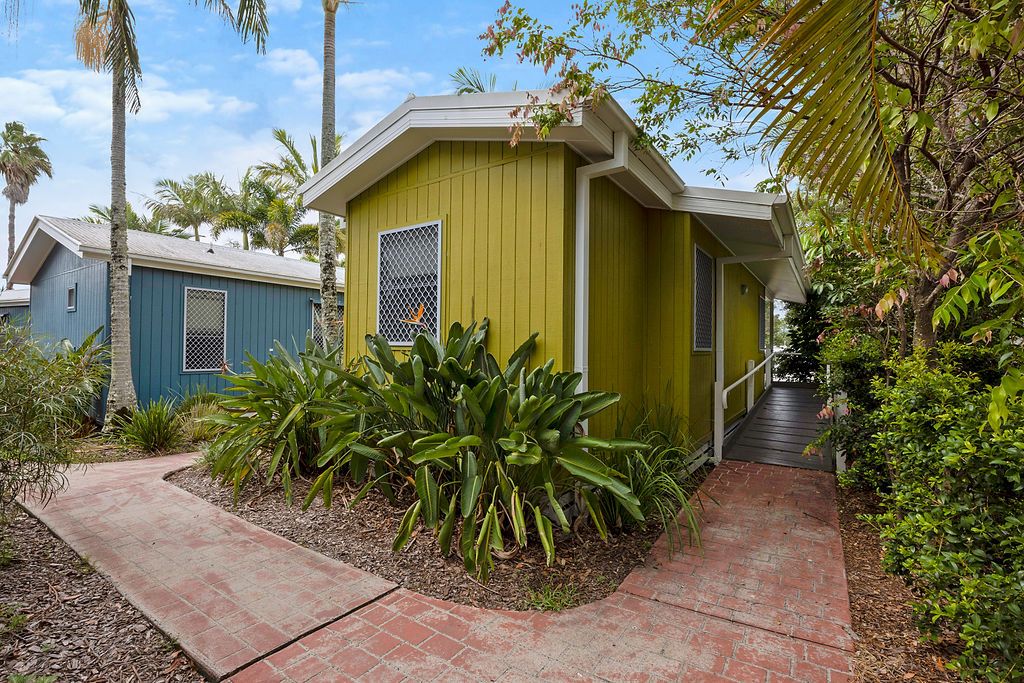 Brunswick Heads - Deluxe Cabin - Sleeps 2 - Access