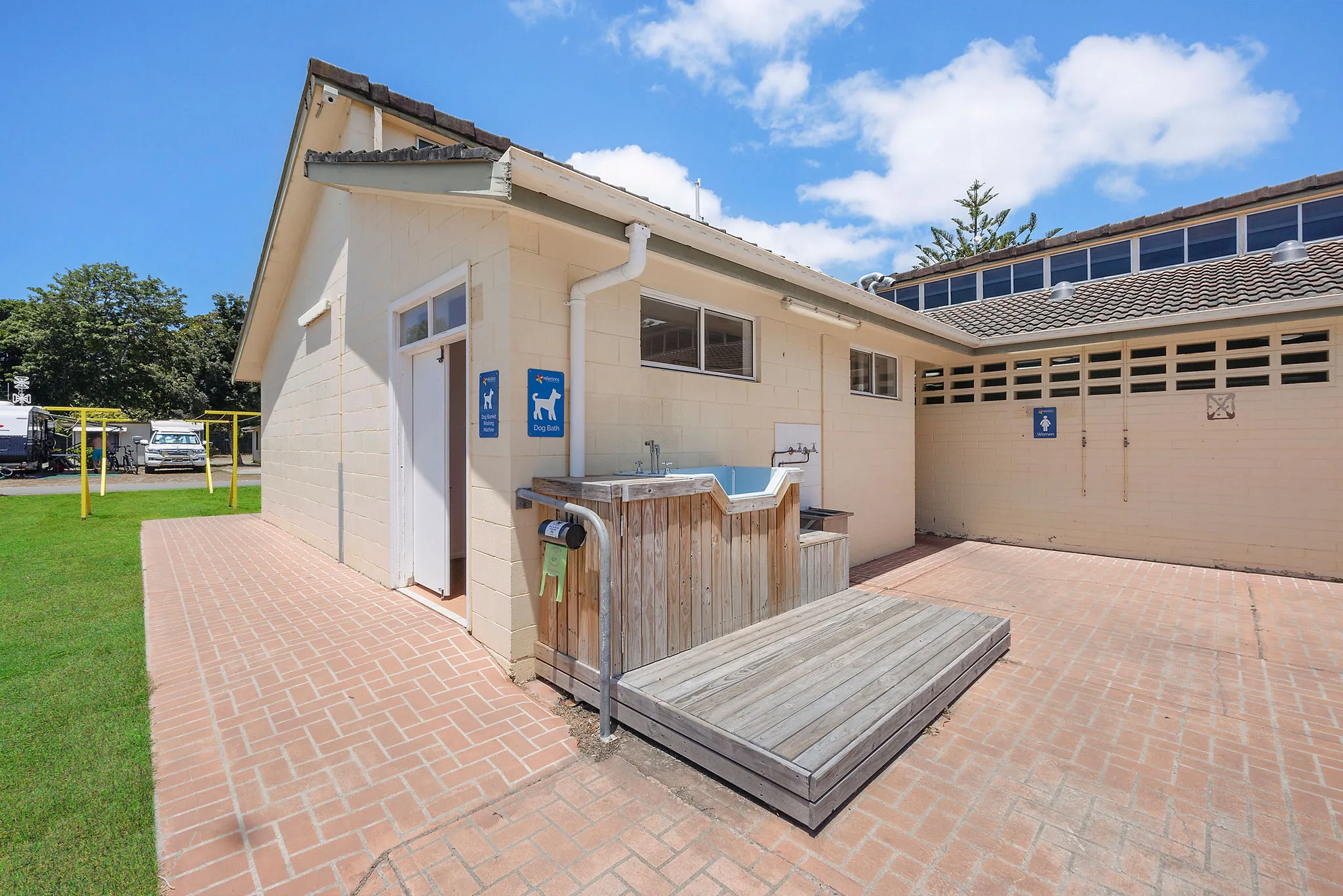 Tuncurry caravan park dog wash 