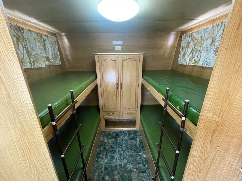 Copeton Economy Van sleeps 6 dog friendly - bunk beds