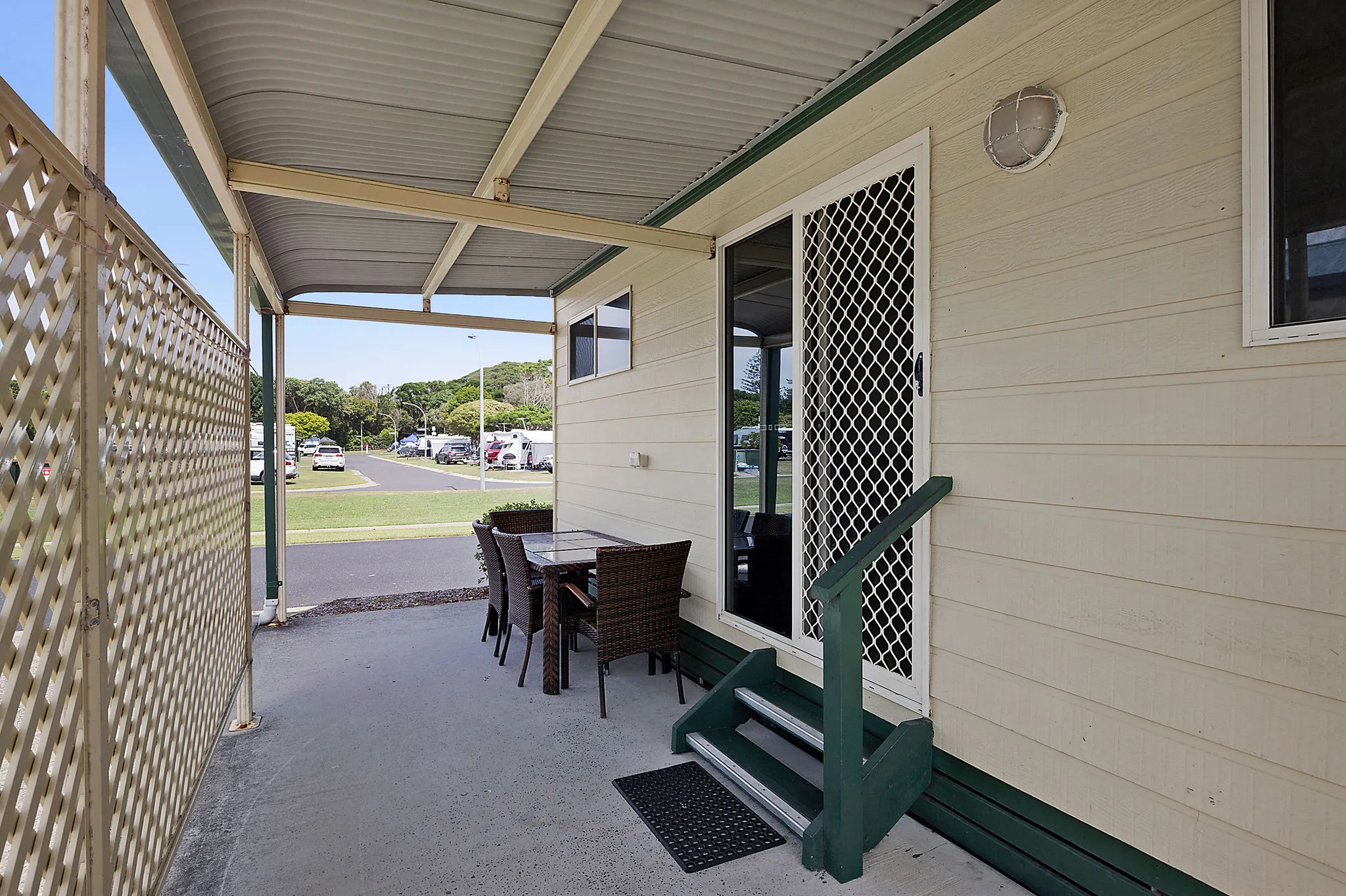 Evans Head - Standard Cabin - Sleeps 4 - Verandah