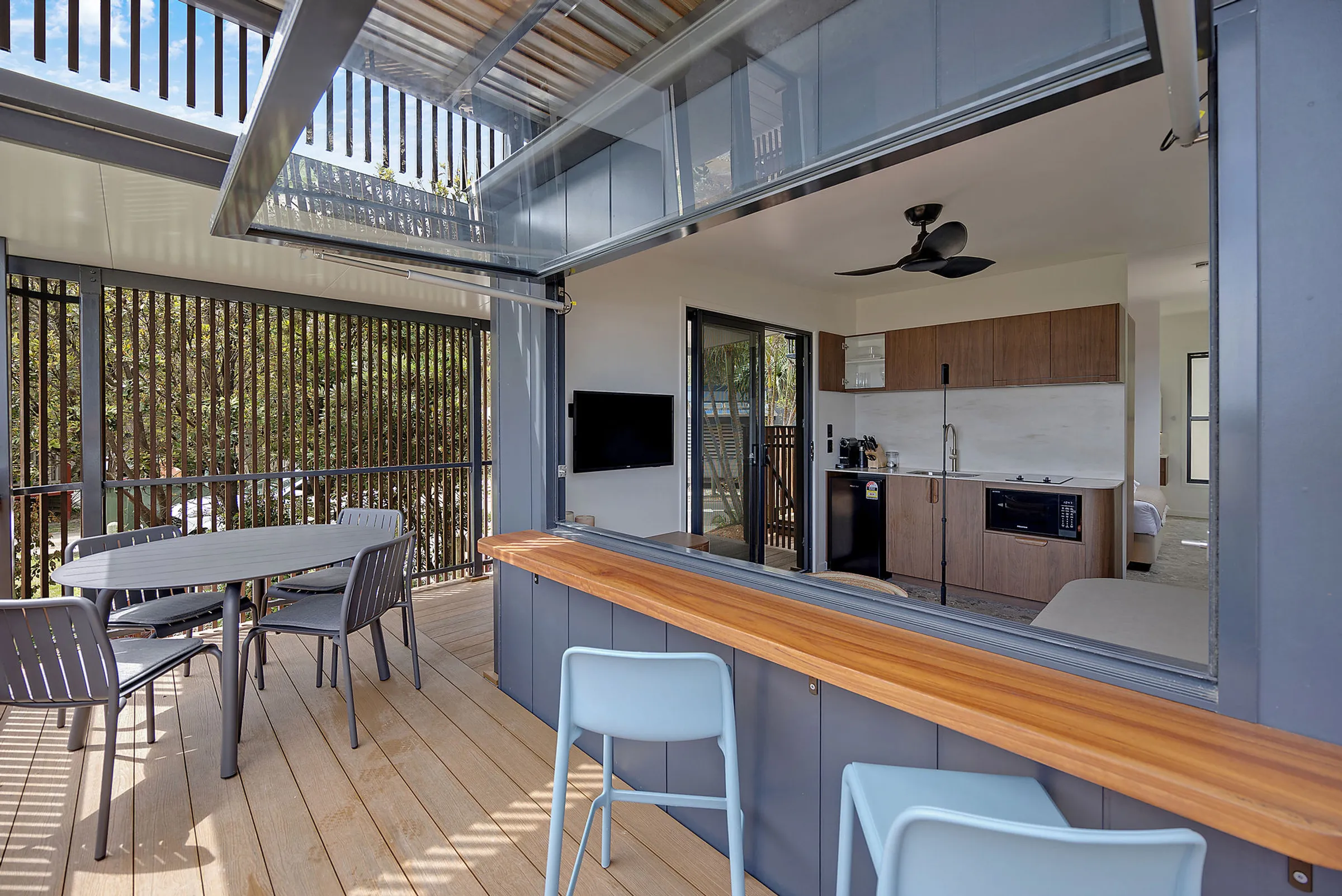 Byron Bay Signature tiny homes - outside deck