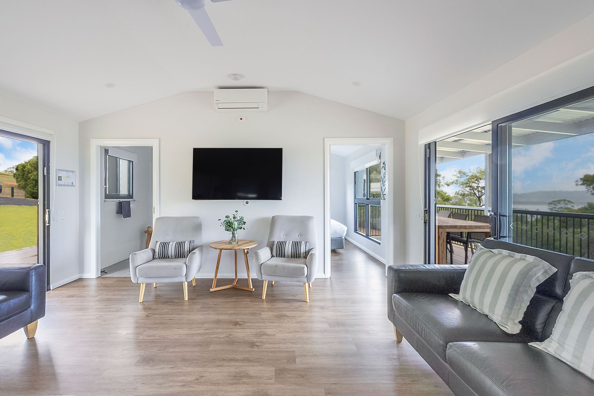 Lake Glenbawn - Standard Cabin - Sleeps 7 - Access