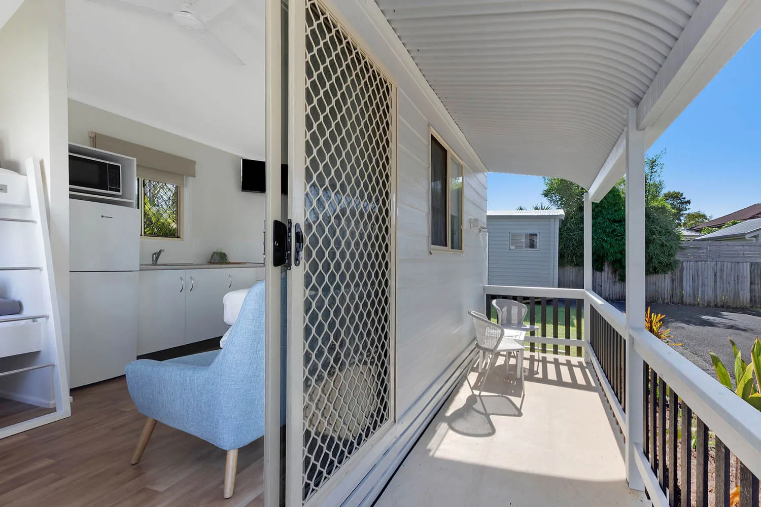 Ballina Standard Cabin - Sleeps 4 deck - dog-frien