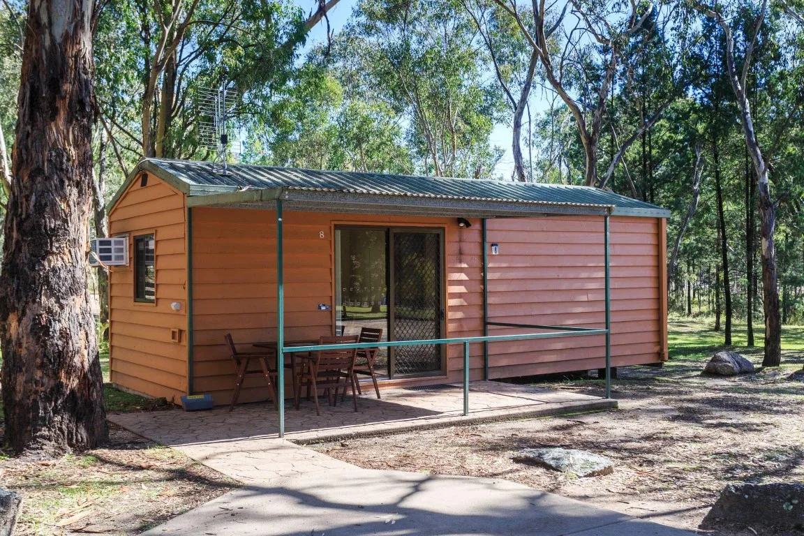 Copeton Waters - Standard Cabin - Sleeps 4 - Exter