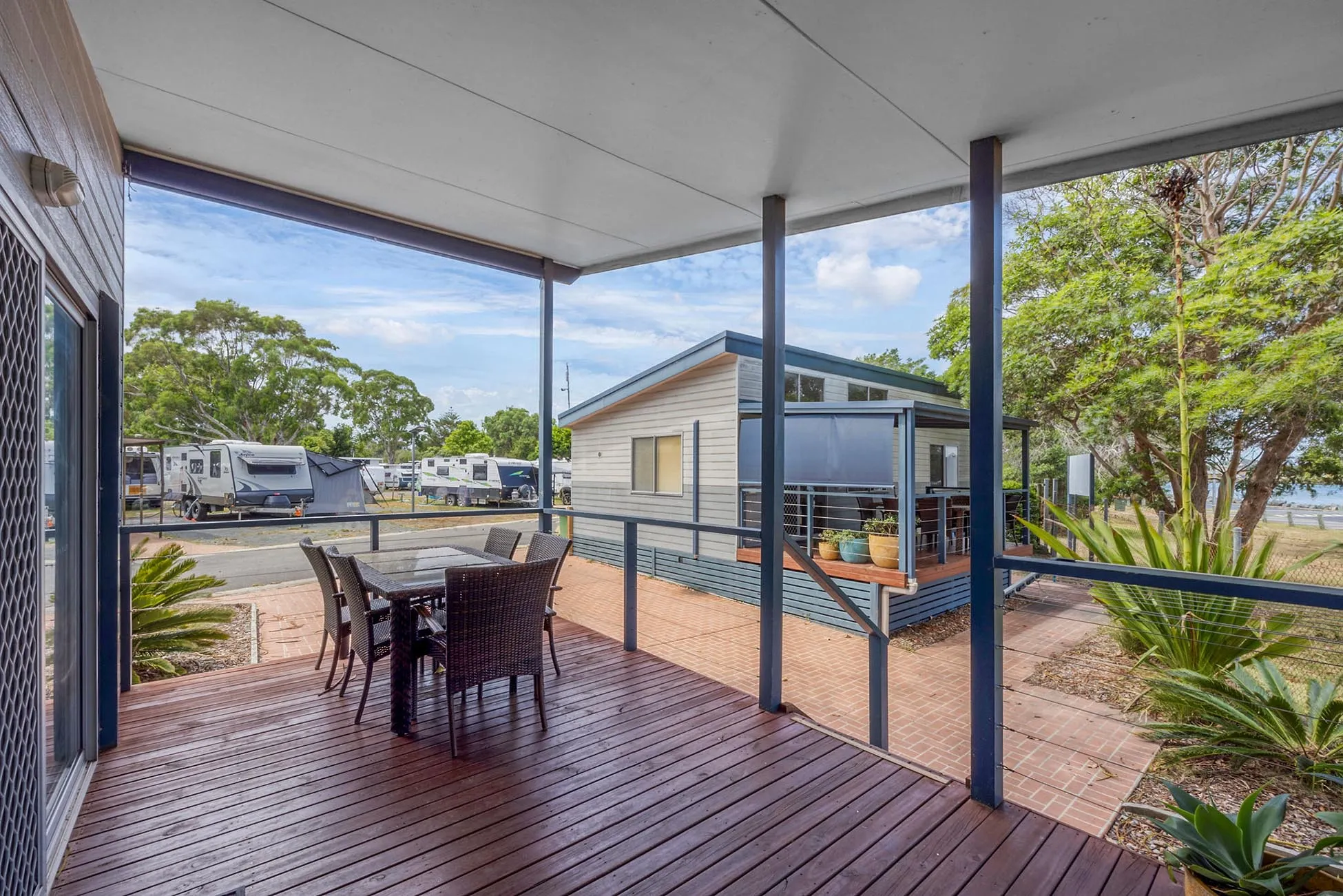 Tuncurry - Superior Villa - Sleeps 4 - Dog Friendl